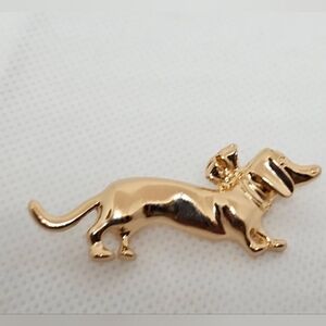DACHSUND BROOCH GOLDTONE